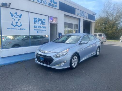 2013 Hyundai SONATA Hybrid Base