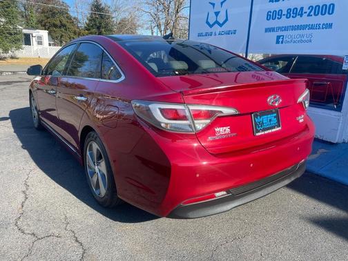 2016 Hyundai SONATA Hybrid Limited