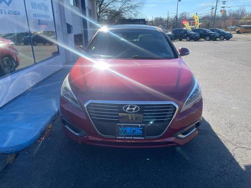 2016 Hyundai SONATA Hybrid Limited