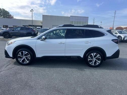 2022 Subaru Outback Touring