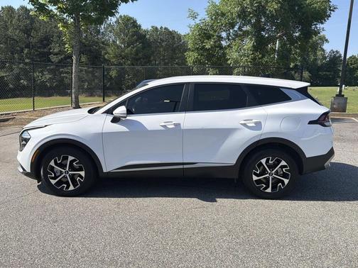 Glacial White Pearl 2023 Kia Sportage EX