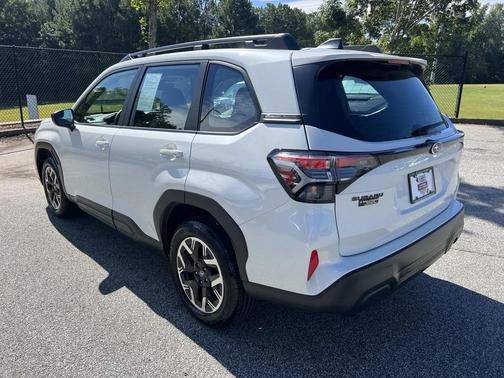 2025 Subaru Forester Base