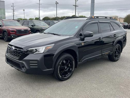 Crystal Black Silica 2022 Subaru Outback Wilderness