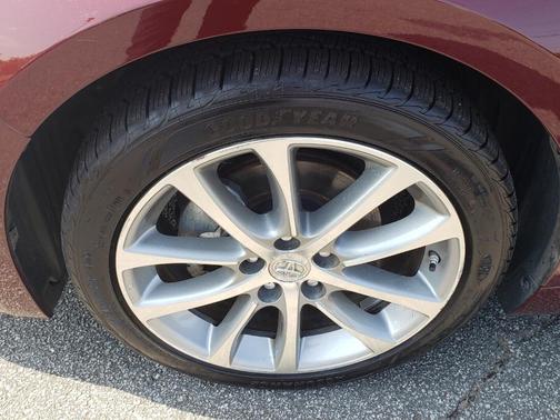 Photo 4 of 49 of 2015 Toyota Avalon XLE