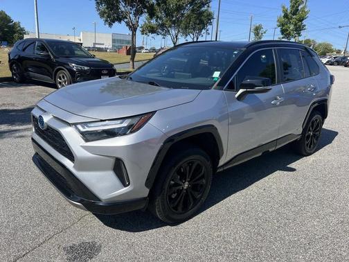 2022 Toyota RAV4 Hybrid SE