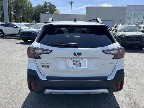 Crystal White Pearl 2020 Subaru Outback Limited