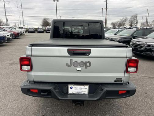 2023 Jeep Gladiator Overland