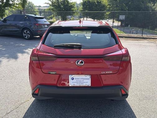 Redline 2025 Lexus UX 300h Premium