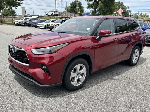 Ruby Flare Pearl 2022 Toyota Highlander Hybrid LE