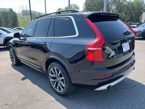 2018 Volvo XC90 T5 Momentum