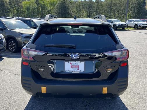 Crystal Black Silica 2025 Subaru Outback Wilderness