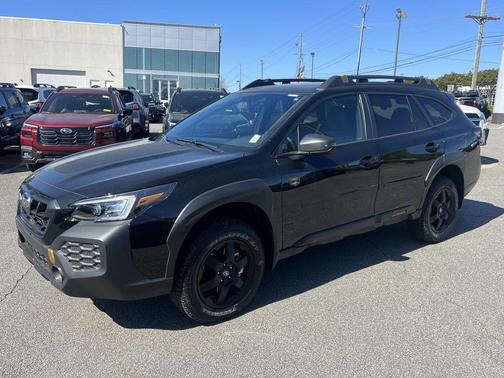 Crystal Black Silica 2025 Subaru Outback Wilderness
