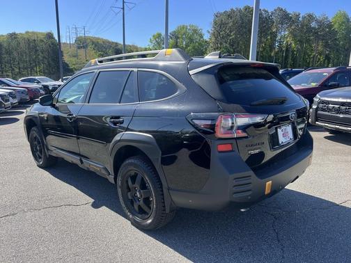 Crystal Black Silica 2025 Subaru Outback Wilderness