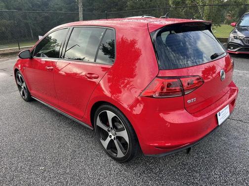 2015 Volkswagen Golf GTI 2.0T SE 4-Door