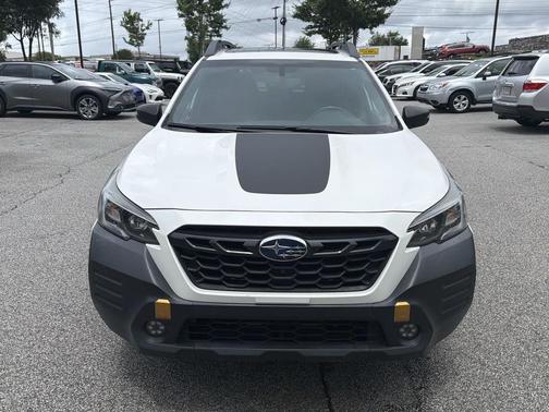 Crystal White Pearl 2022 Subaru Outback Wilderness