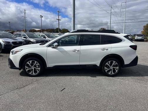 2022 Subaru Outback Touring XT