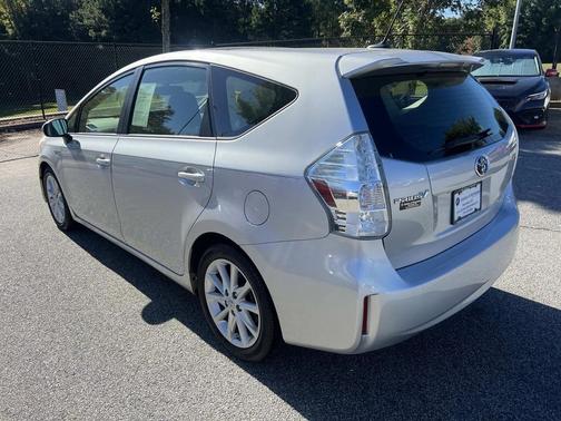2013 Toyota Prius v Five