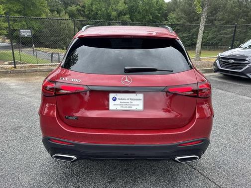 Manufaktur Patagonia Red 2025 Mercedes-Benz GLC 300 Base