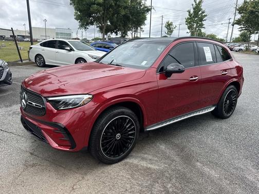 Manufaktur Patagonia Red 2025 Mercedes-Benz GLC 300 Base