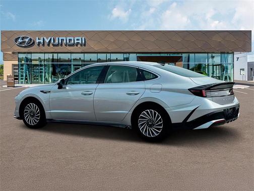 2025 Hyundai SONATA Hybrid SE