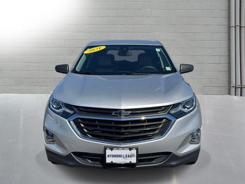 Silver Ice Metallic 2021 Chevrolet Equinox LS
