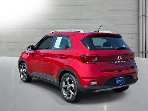 2023 Hyundai VENUE SEL