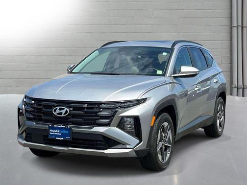 Shimmering Silver 2025 Hyundai TUCSON SEL Convenience