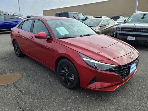 2022 Hyundai ELANTRA SEL