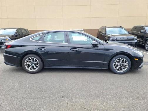 2022 Hyundai SONATA SEL
