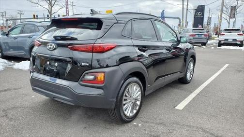 2021 Hyundai KONA SEL Plus