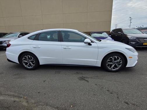 2022 Hyundai SONATA SEL