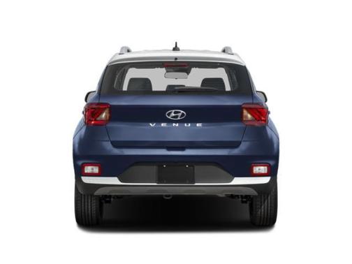 Lunar White w/Black Roof 2026 Hyundai VENUE SEL w/Two-Tone Roof