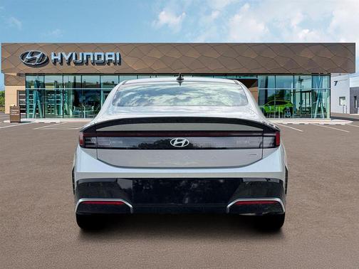 2026 Hyundai SONATA SEL