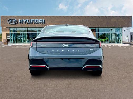 2025 Hyundai SONATA Hybrid SE