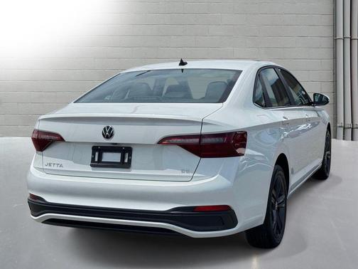 Opal White Pearl 2023 Volkswagen Jetta 1.5T SE
