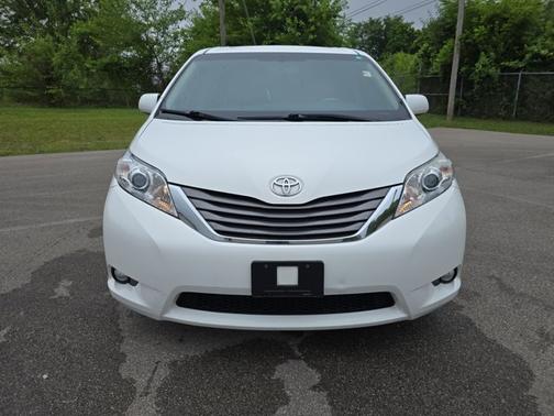2012 Toyota Sienna XLE
