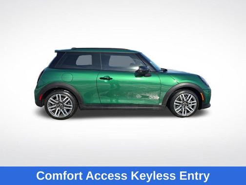 British Racing Green 2025 MINI Hardtop Signature