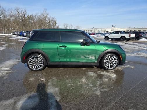 2025 MINI Hardtop Signature