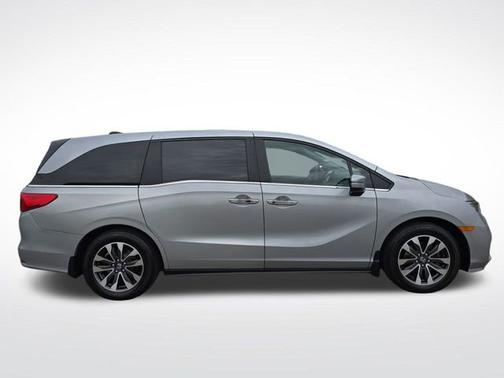Silver 2023 Honda Odyssey EX-L