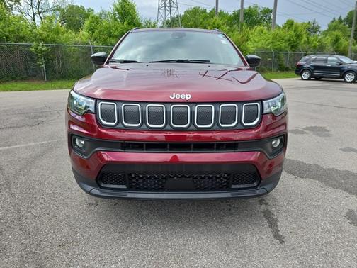 2022 Jeep Compass Latitude Lux