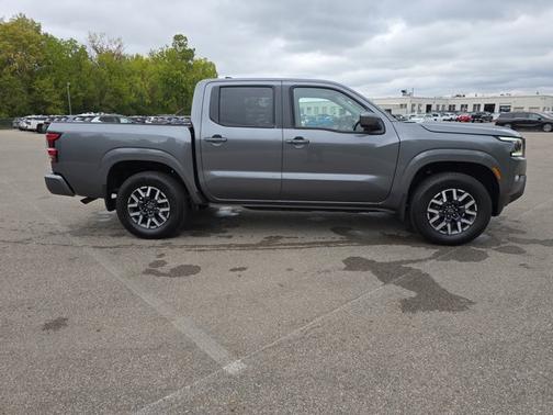 2024 Nissan Frontier SL