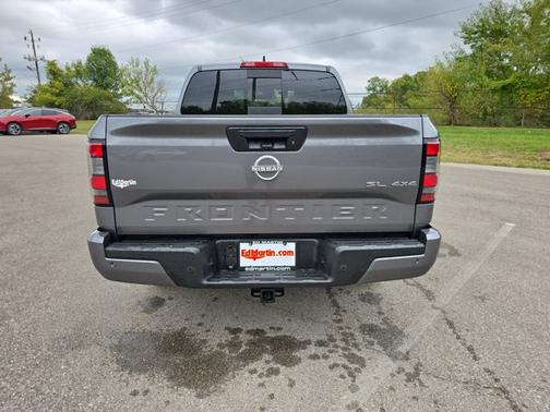 2024 Nissan Frontier SL