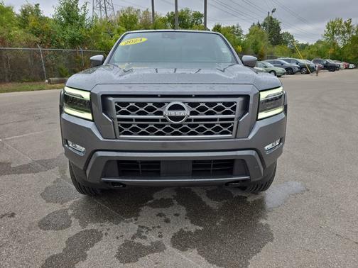 2024 Nissan Frontier SL