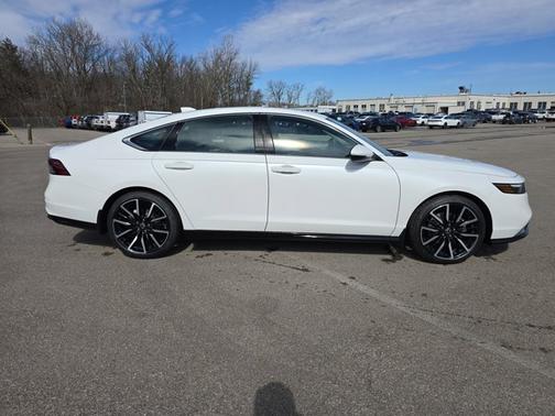 2025 Honda Accord Hybrid Touring