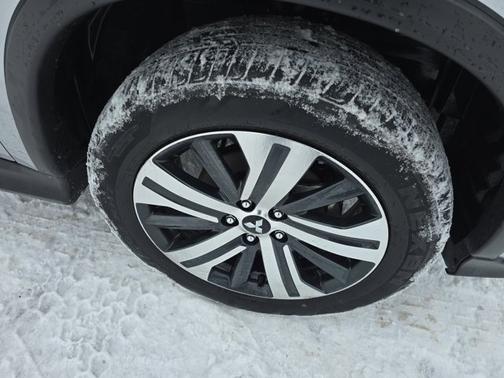 2025 Mitsubishi Outlander Sport ES