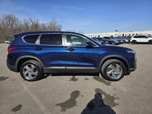 2022 Hyundai SANTA FE SE