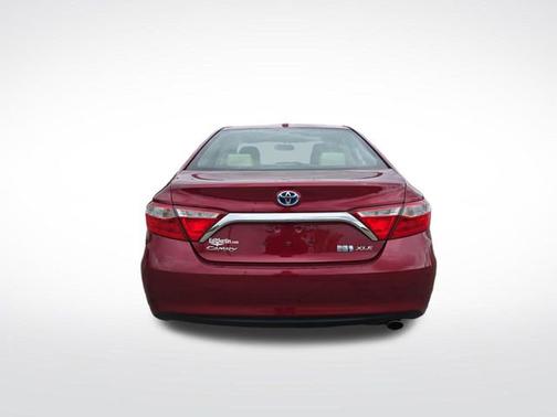 Pearl 2015 Toyota Camry Hybrid XLE