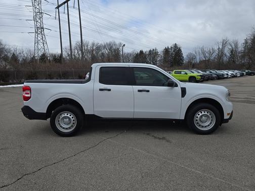 2022 Ford Maverick XL