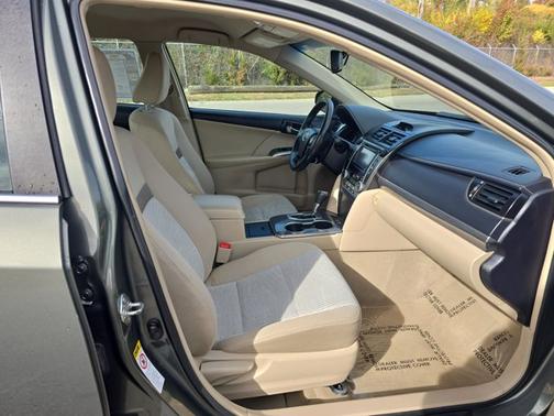 2013 Toyota Camry Hybrid XLE