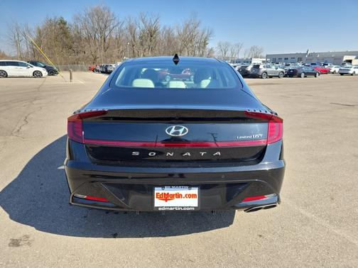 2022 Hyundai SONATA Limited